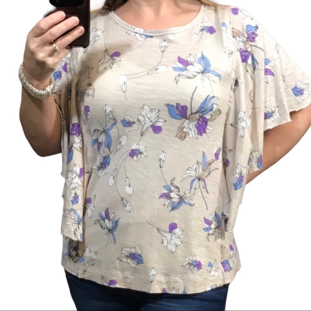 Cupio butterfly sleeve cream top